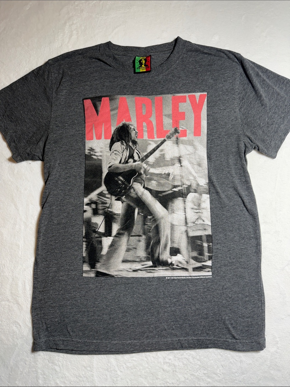 Bob Marley catch a Fire Men’s Grey Short Sleeve Graphic Tee Jamaica Collection